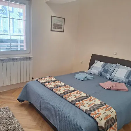 One Bedroom In - Center Скоп'є