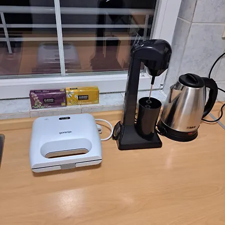 One Bedroom In - Center *