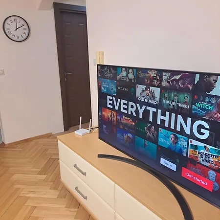 One Bedroom In - Center *