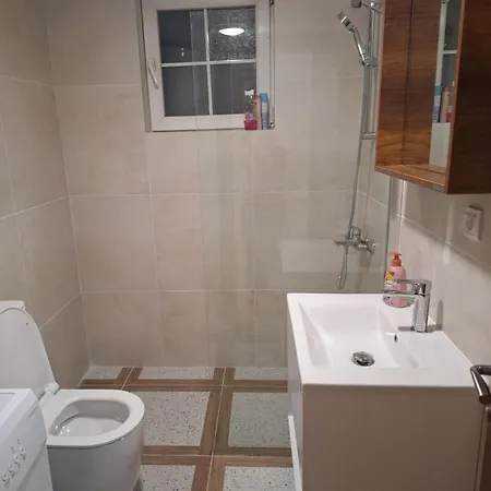 One Bedroom In - Center