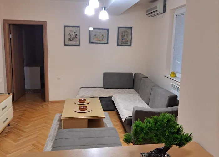 One Bedroom In - Center