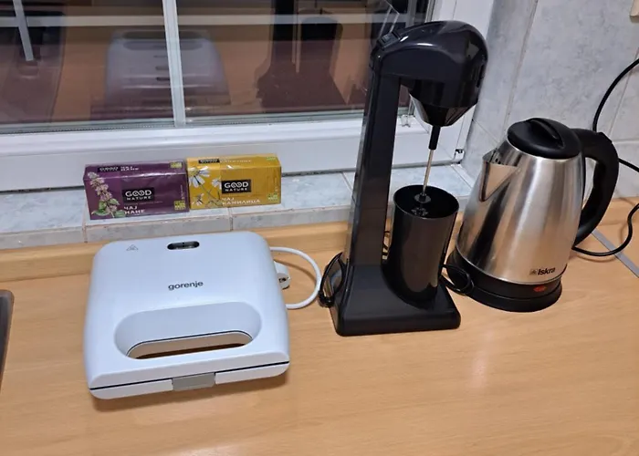 One Bedroom In - Center *