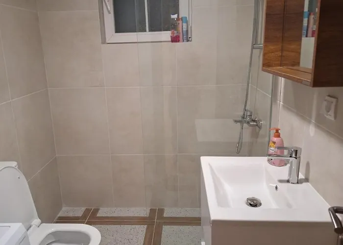 One Bedroom In - Center